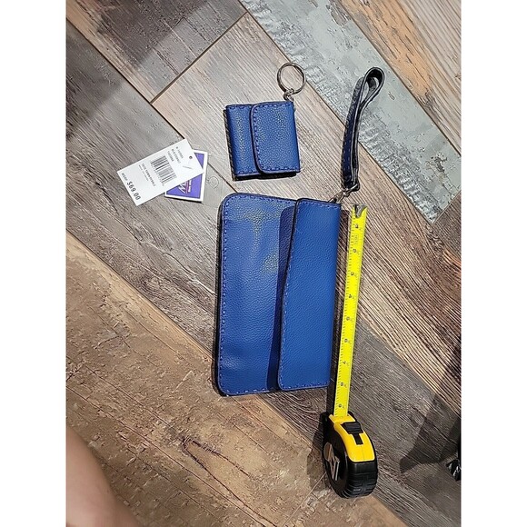 Women's 9 Nine West Royal Blue Wristlet And Photo Key Chain - $70 MSRP - Picture 1 of 10